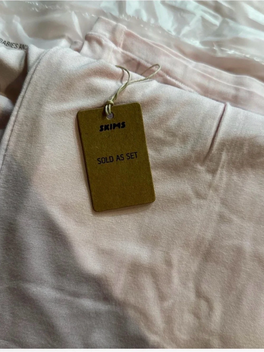 SKIMS NWT and bag pj set in color BLOOM!!!